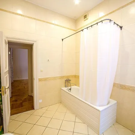 Dzirnavu Downtown In Center Daire *