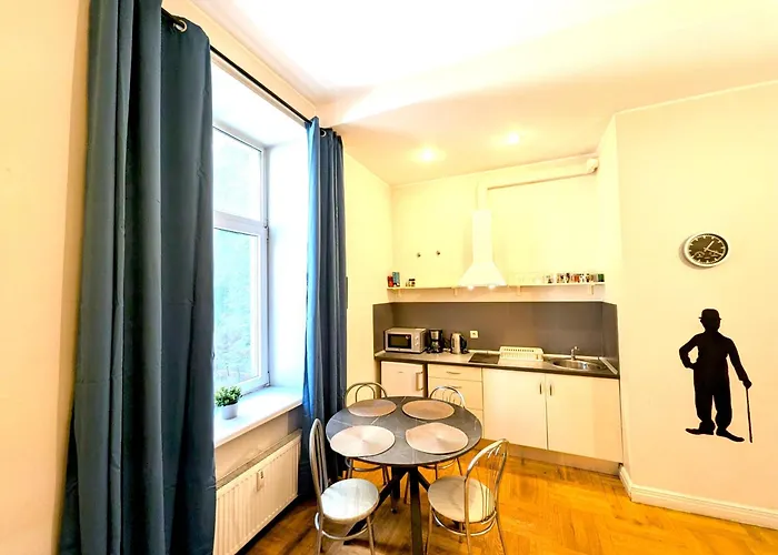 Dzirnavu Downtown In Center * 里加