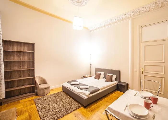 Dzirnavu Downtown In Center Dzīvoklis Riga