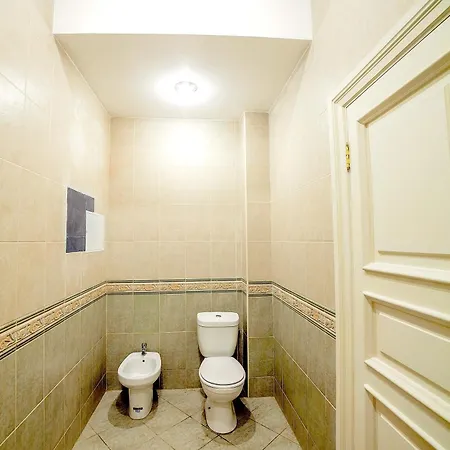 Dzirnavu Downtown In Center 里加