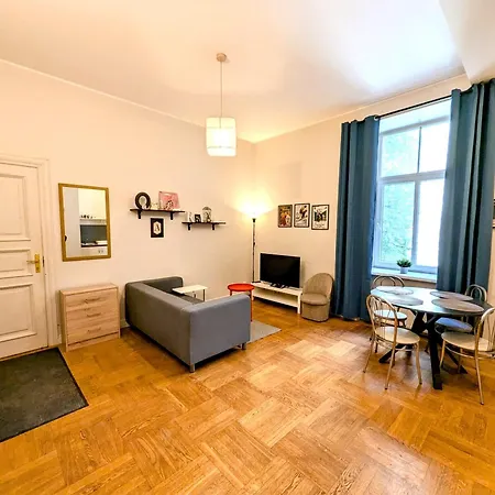 Dzirnavu Downtown In Center 公寓